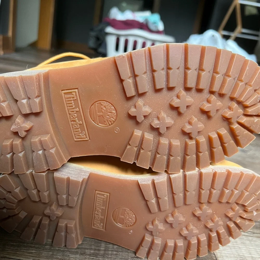 Timberlands - Never Worn - Picture 4 of 5